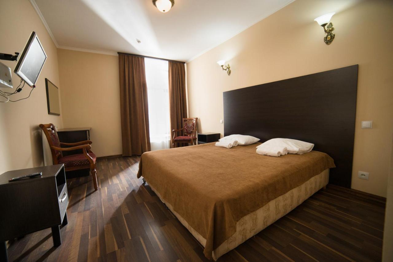 Alex Hotel โอเดสซา ภายนอก รูปภาพ