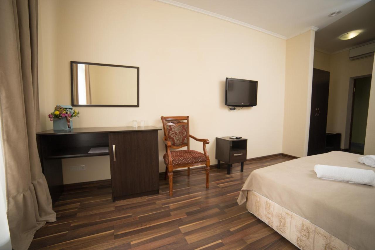 Alex Hotel โอเดสซา ภายนอก รูปภาพ
